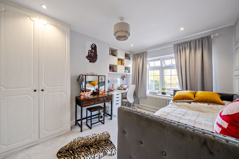 Bedroom- click for photo gallery